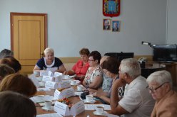 Специалисты ГАУ СО ЦСЗН  Лысогорского района провели круглый стол