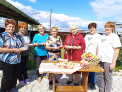 Праздничное чаепитие на свежем воздухе