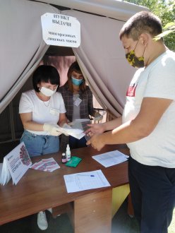 В ГАУ СО КЦСОН Лысогорского района осуществляется бесплатная выдача многоразовых лицевых масок
