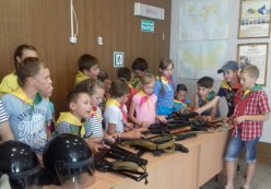 Воспитанники лагеря с дневным пребыванием посетили отдел полиции 