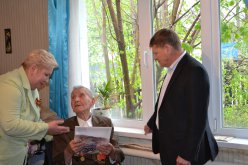 В ГАУ СО ЦСЗН Лысогорского района проведена акция "Письмо ветерану"